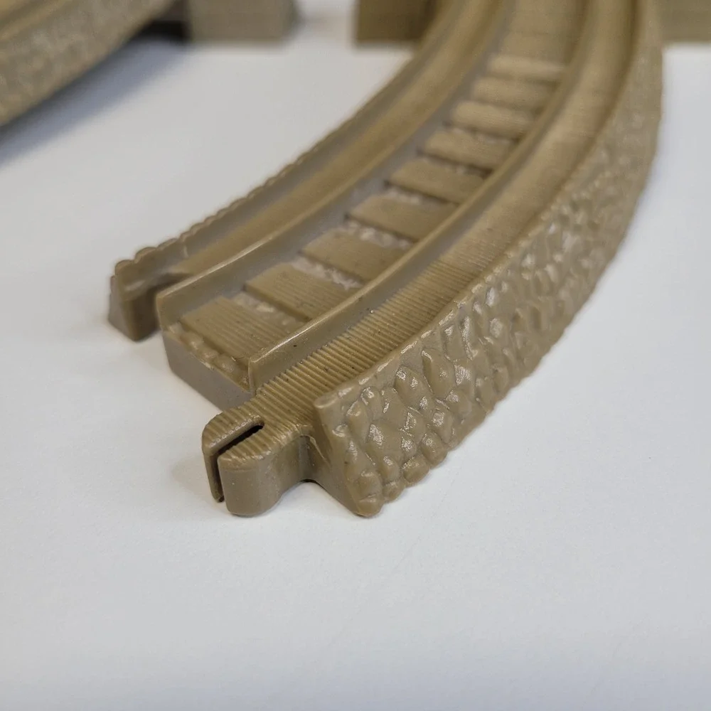 Thomas Train Wooden Railway Curved Track Pieces Gold Brown‎ Lot of 2 Replacement